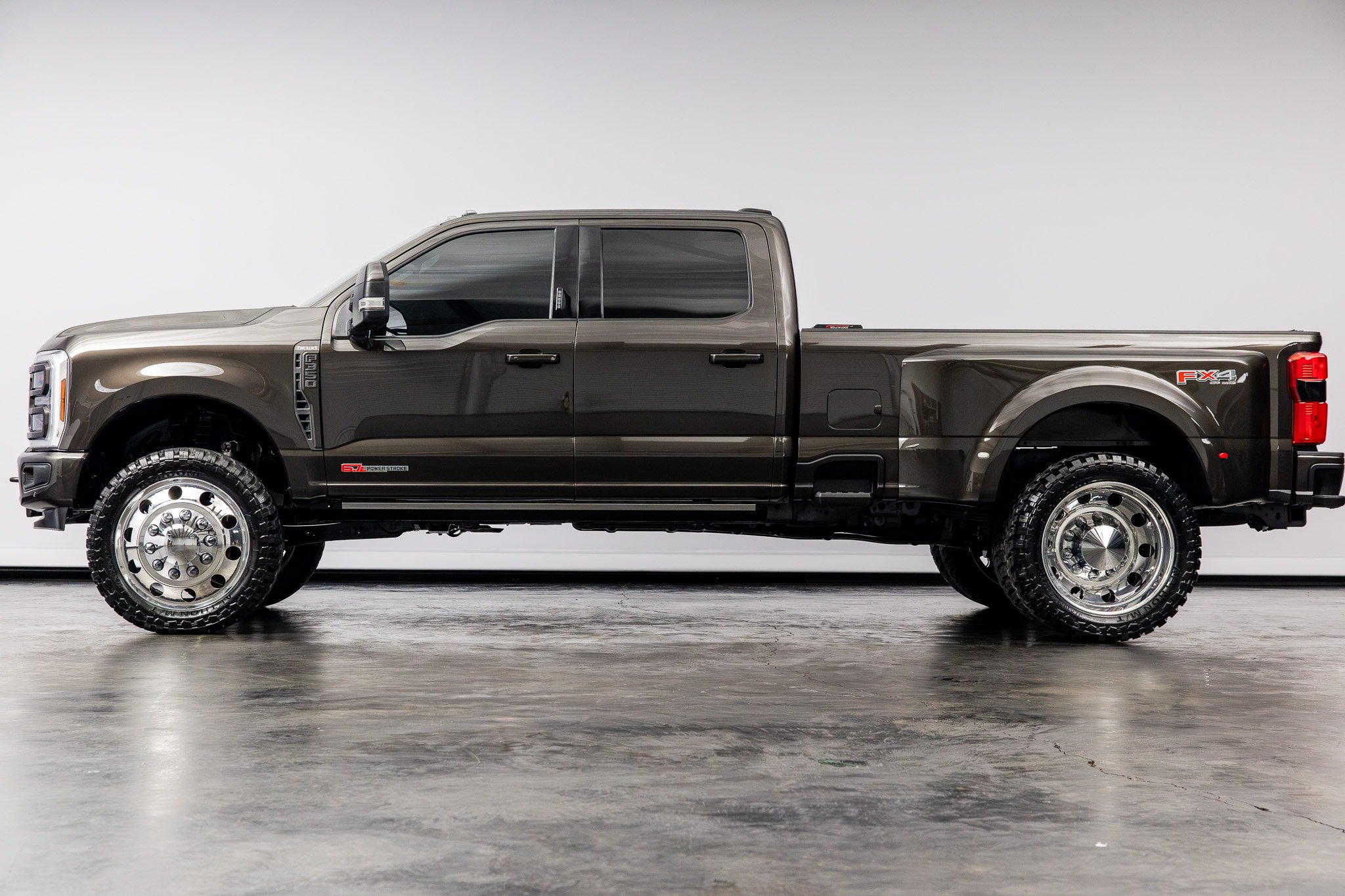 Used 2024 Ford F350 King Ranch w/ Chrome Package AWD/4WD image 9