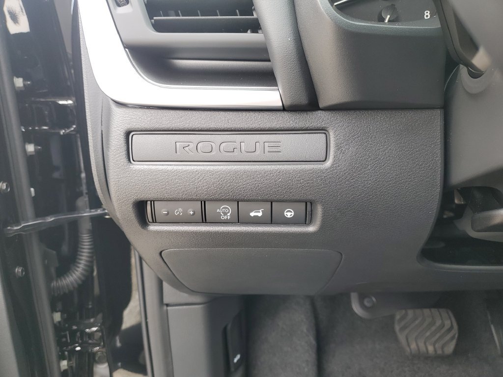 New 2026 Nissan Rogue Dark Armor FWD image 23