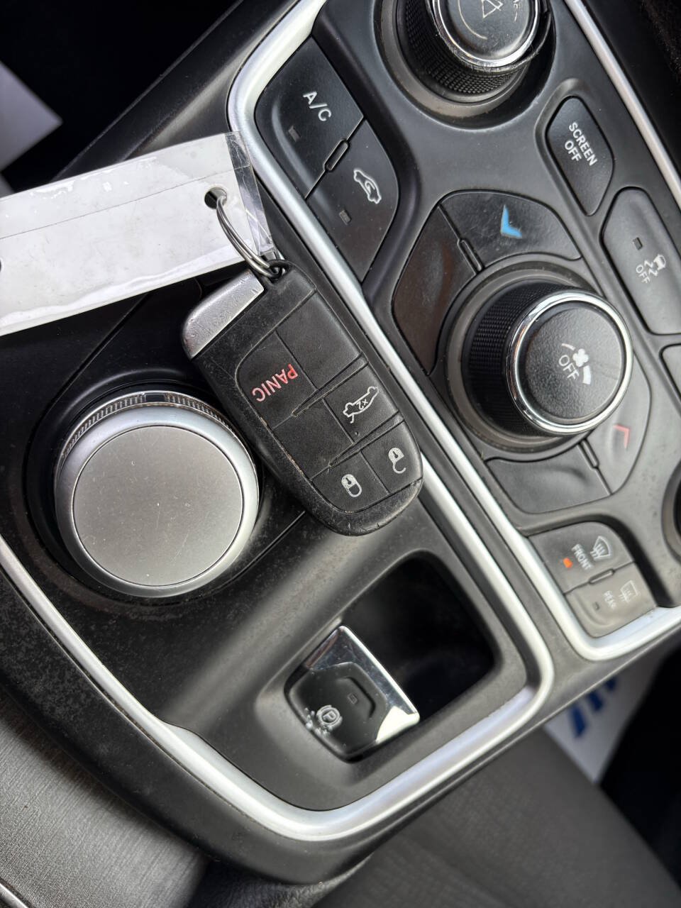 Used 2015 Chrysler 200 Limited w/ Convenience Group FWD image 31