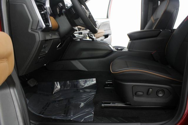 New 2026 GMC Canyon AT4 w/ Off-Road Front Bumper Package image 15