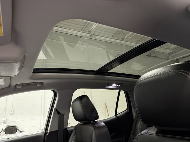 Certified 2024 GMC Terrain SLT w/ Infotainment Package II image 24