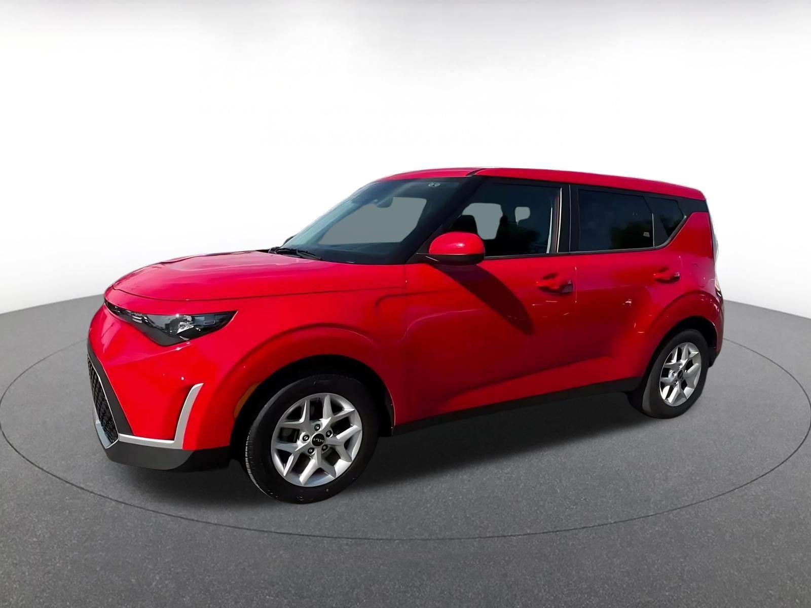 Used 2025 Kia Soul LX w/ LX Technology Package FWD image 6