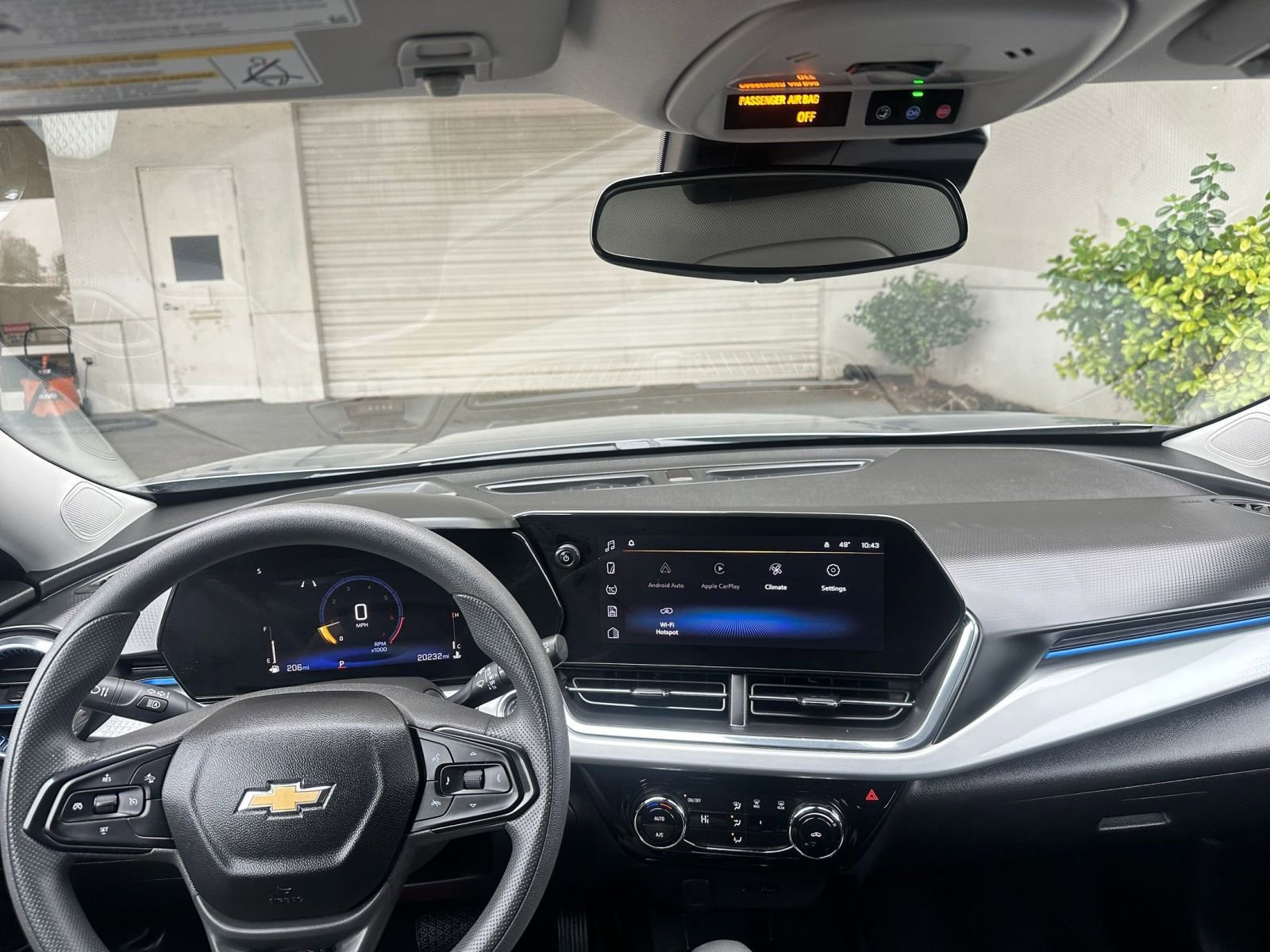 Used 2025 Chevrolet Trax LT image 34