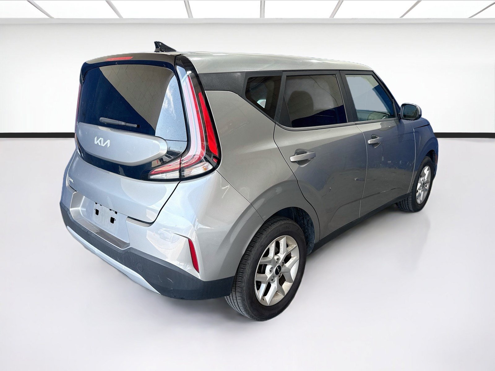 Used 2024 Kia Soul LX w/ Option Group 015 FWD image 4