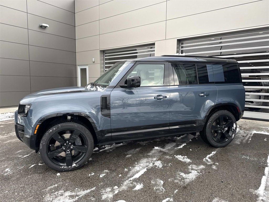 New 2026 Land Rover Defender 110 X-Dynamic SE image 3