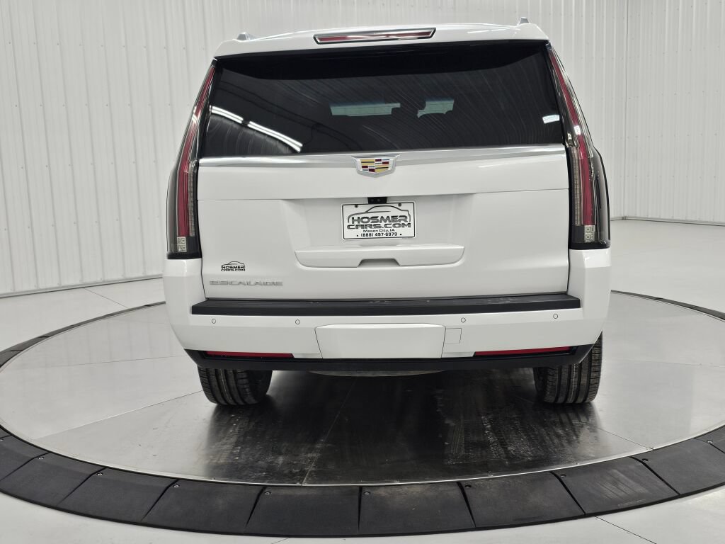 Used 2019 Cadillac Escalade Luxury AWD/4WD image 4