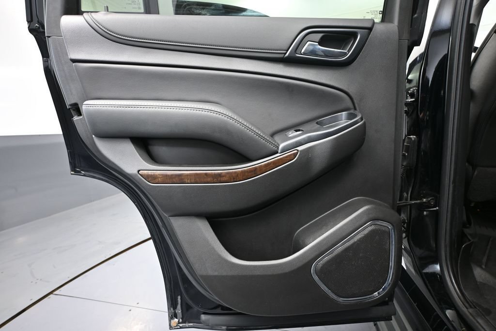 Used 2019 Chevrolet Tahoe LT w/ RST Edition AWD/4WD image 43