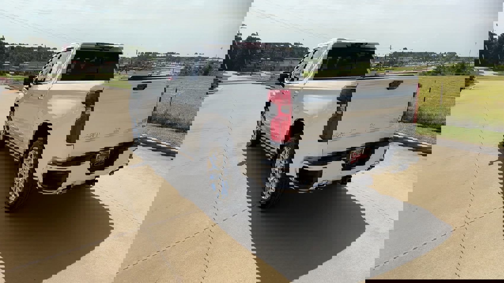 Used 2024 Chevrolet Silverado 1500 High Country w/ High Country Premium Package image 6