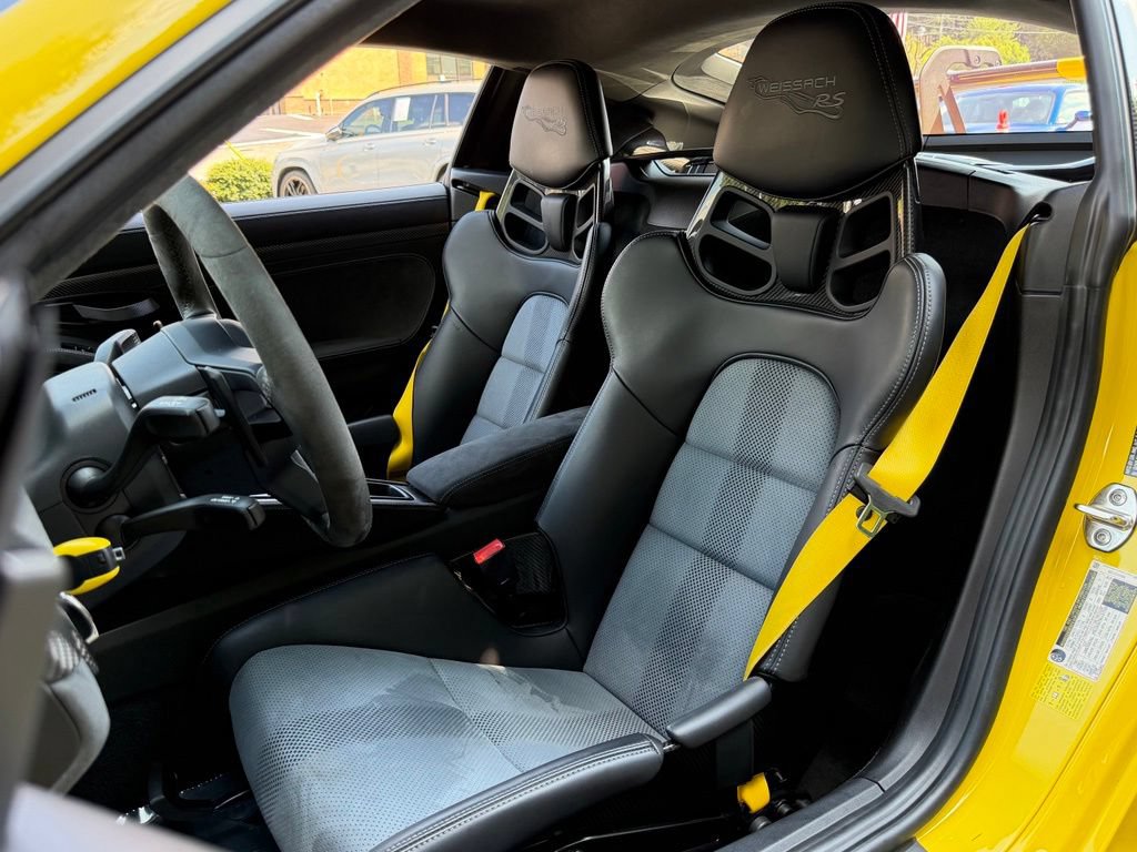 Used 2025 Porsche 718 Cayman GT4 RS w/ Weissach Package RWD image 26