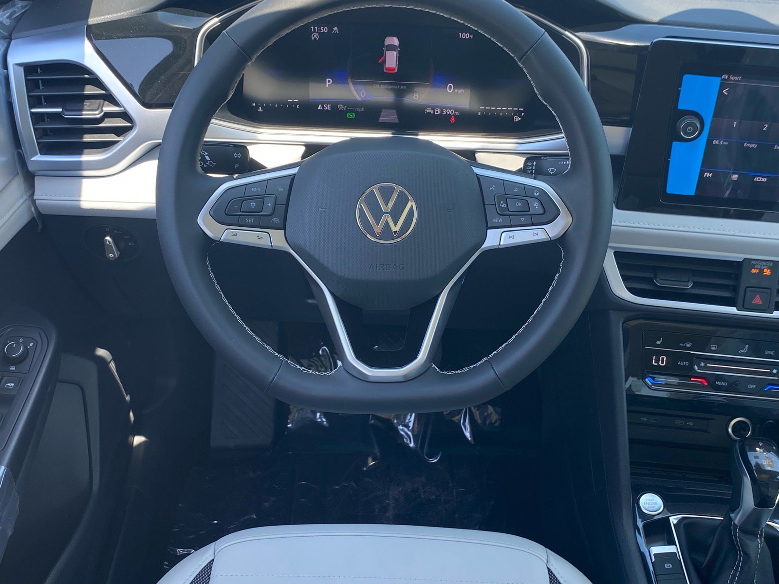 New 2026 Volkswagen Taos SE AWD/4WD image 5