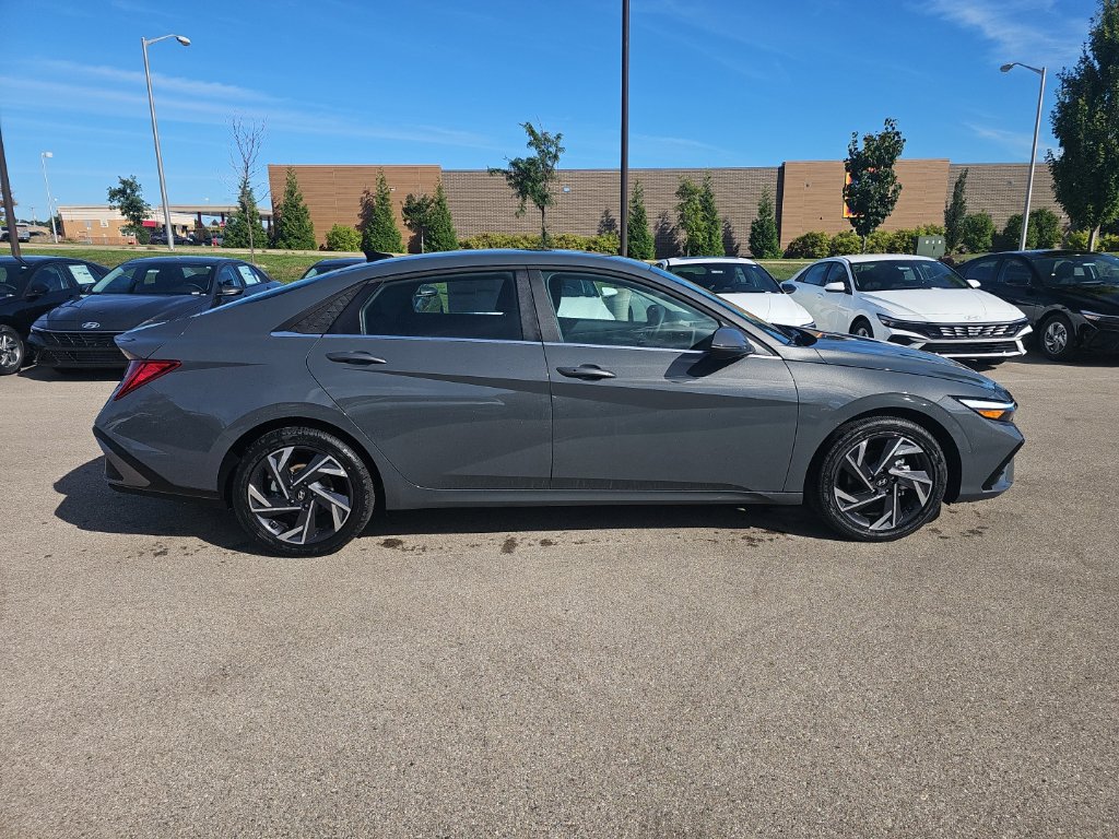 New 2026 Hyundai Elantra Limited FWD image 6