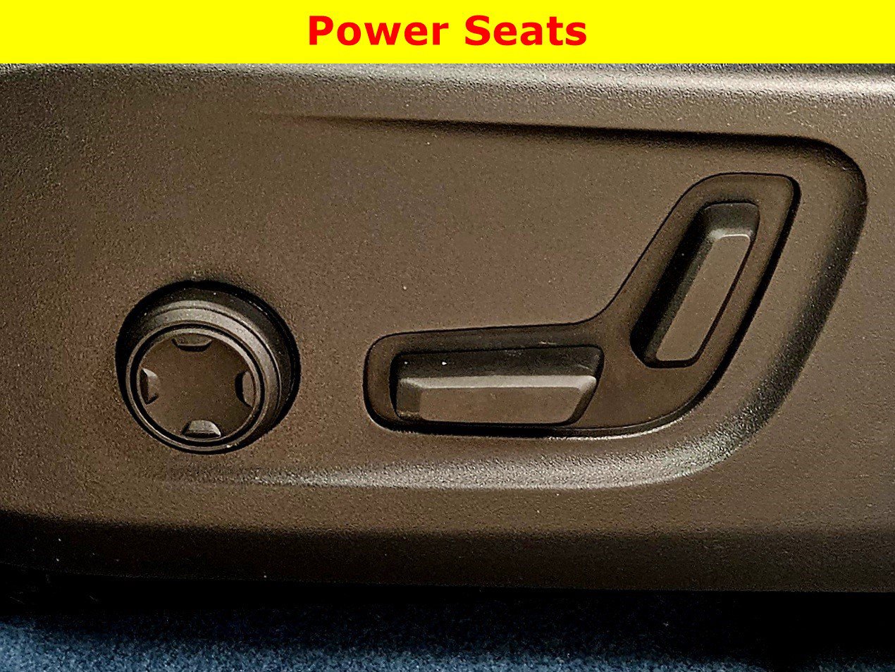 Used 2023 Volvo XC40 Recharge Ultimate image 30