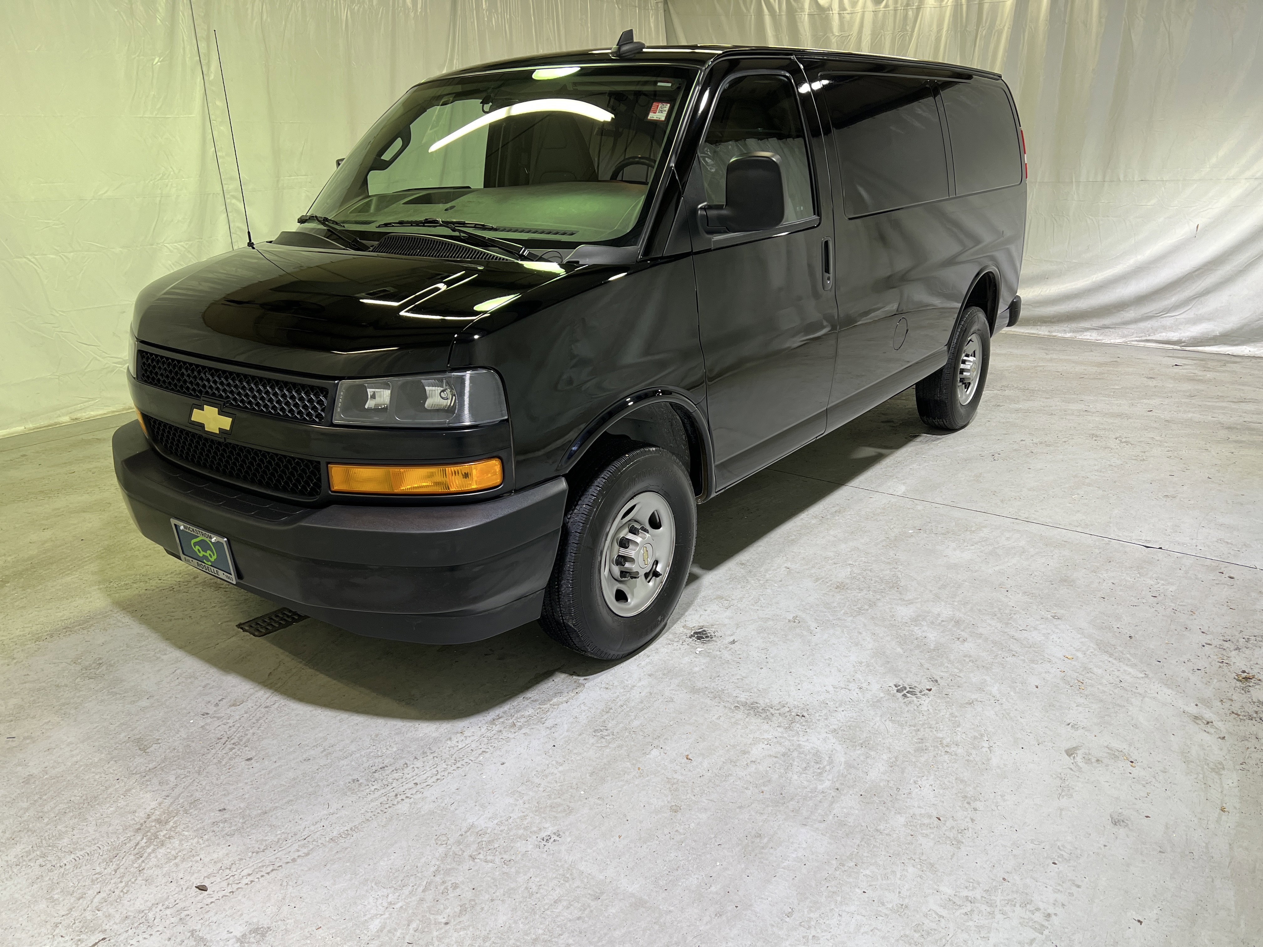 Certified 2023 Chevrolet Express 3500 w/ Driver Convenience Package image 6