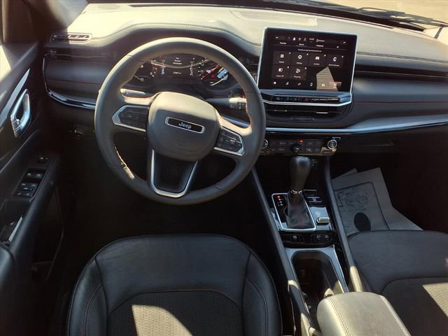 Used 2024 Jeep Compass Trailhawk image 12