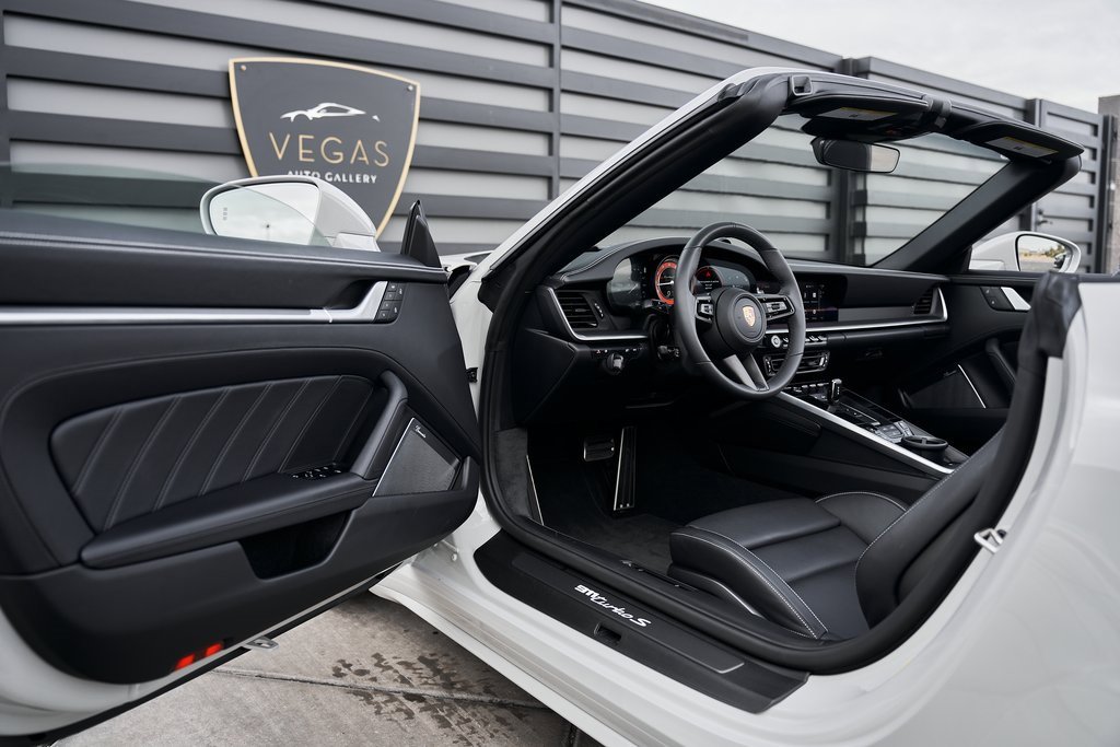 Used 2025 Porsche 911 Turbo S w/ 911 Turbo Sportdesign Package image 22