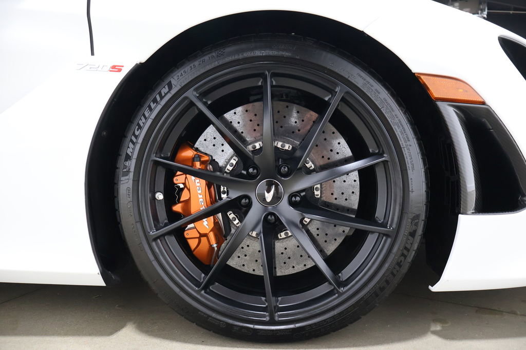 Used 2020 McLaren 720S Spider image 36