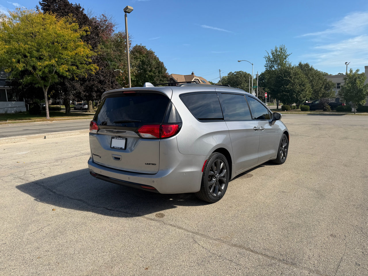 Used 2020 Chrysler Pacifica Limited w/ Advanced Safetytec Group image 7