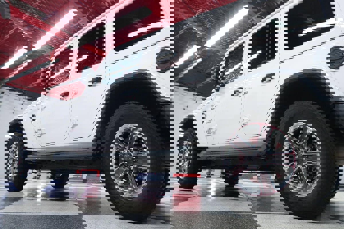 Used 2021 Jeep Wrangler Unlimited Sahara image 37