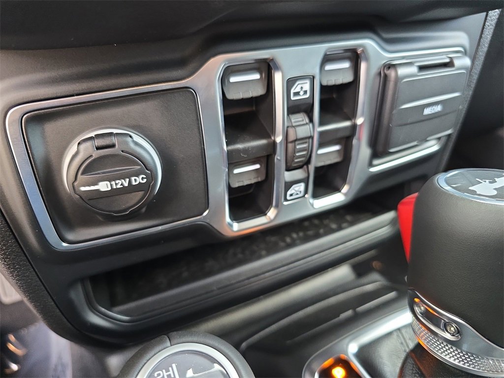 New 2025 Jeep Wrangler Sahara image 27