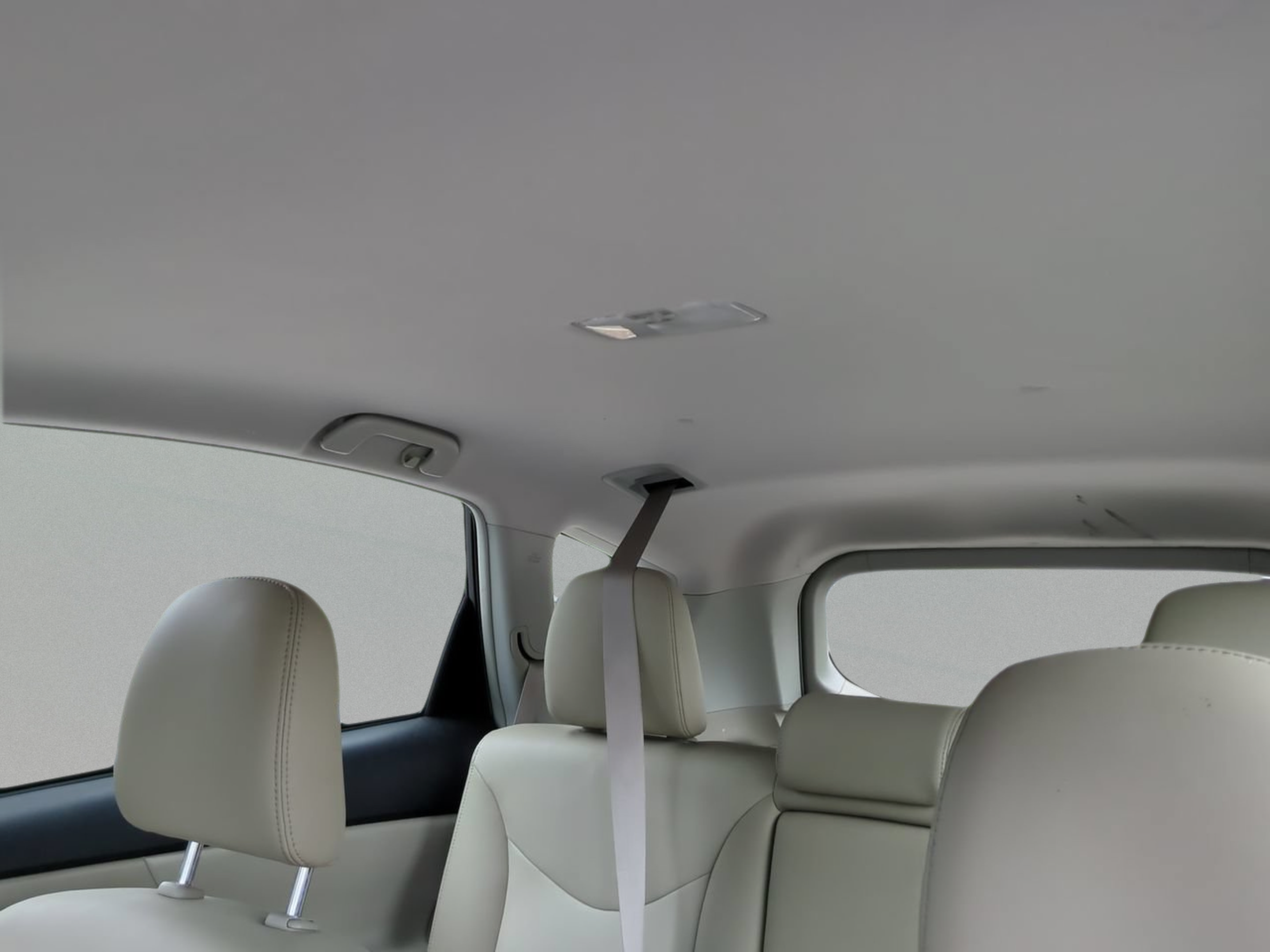 Used 2014 Toyota Prius V Five FWD image 29