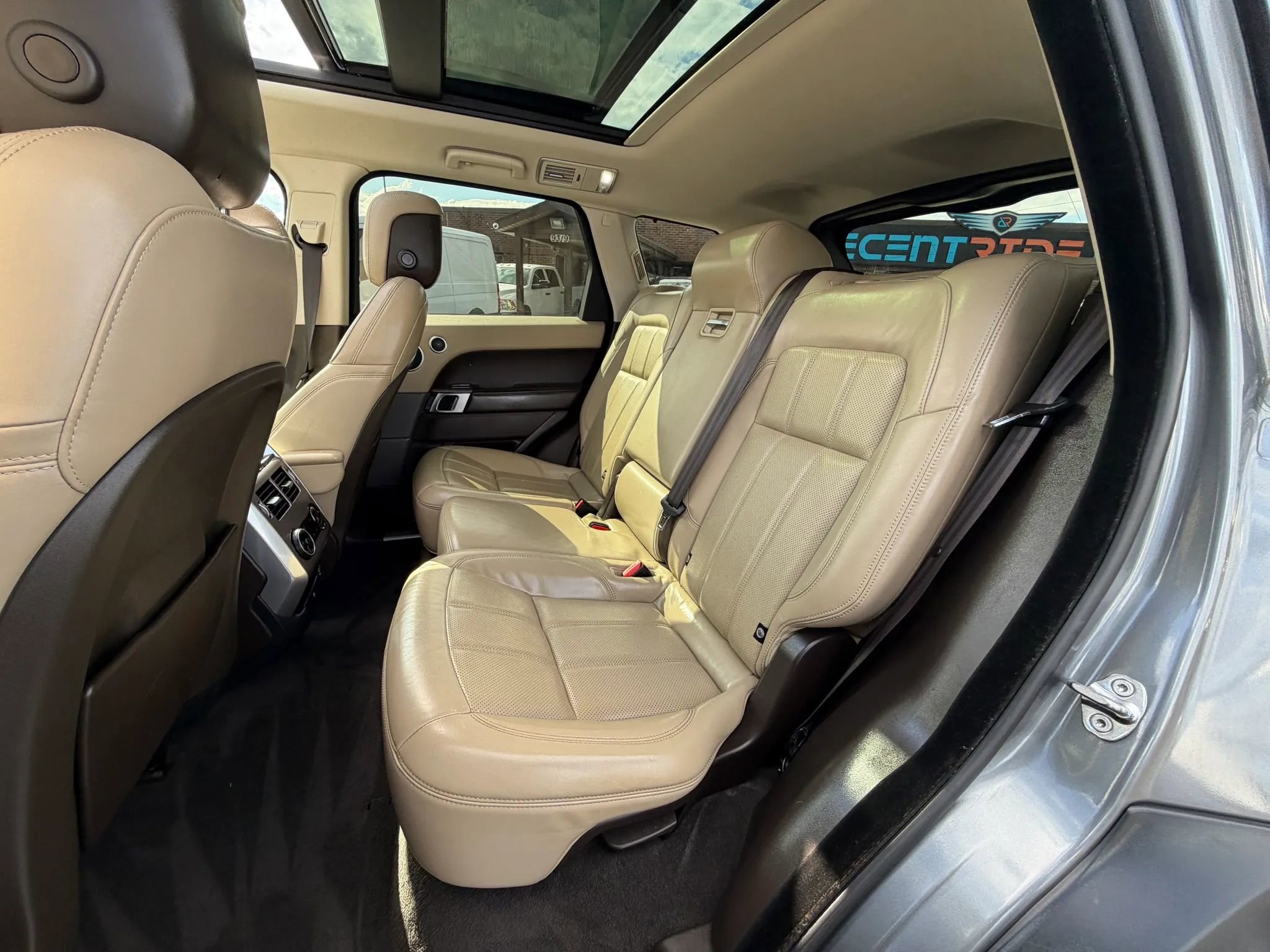 Used 2019 Land Rover Range Rover Sport HSE AWD/4WD image 13