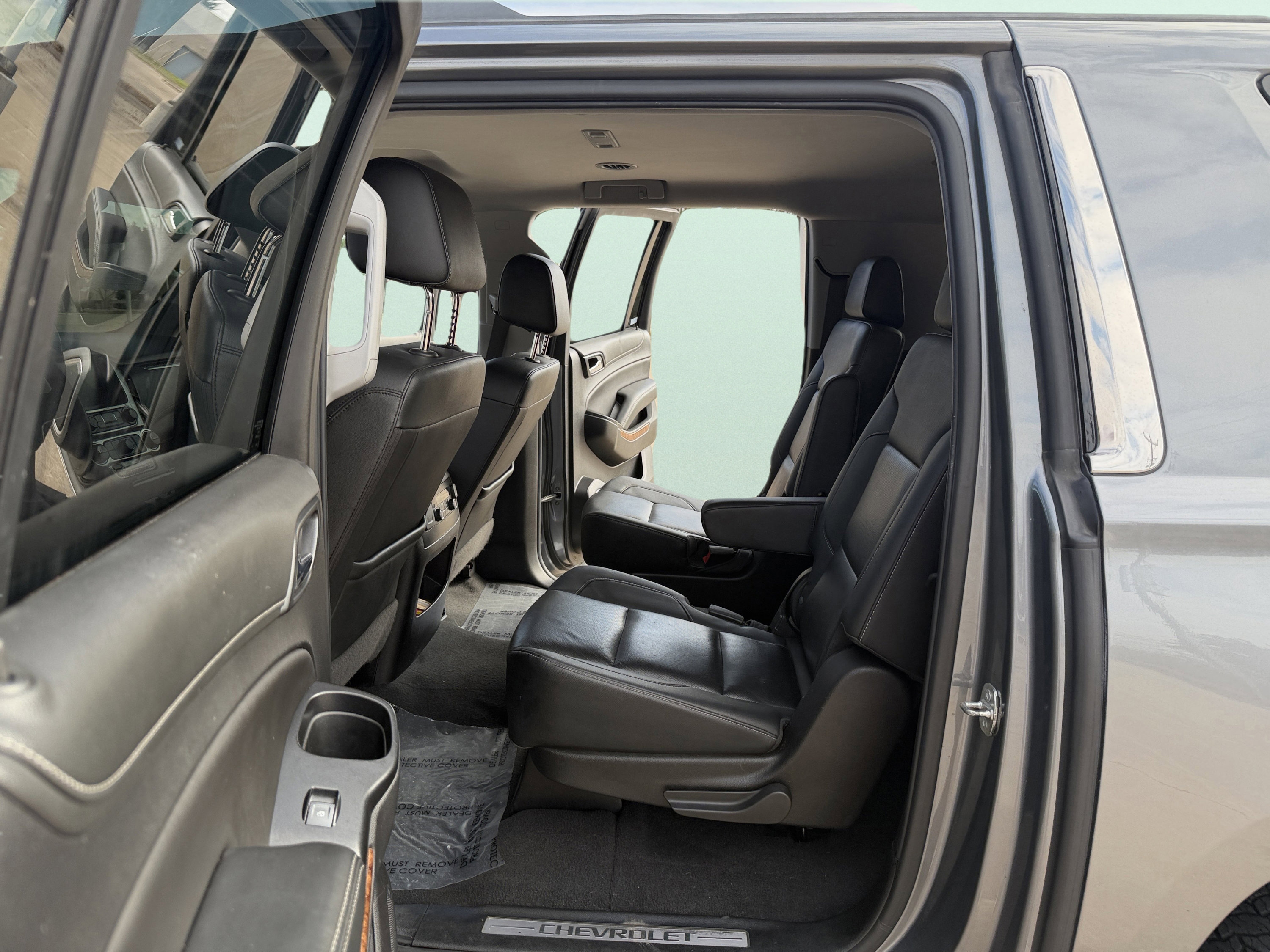 Used 2020 Chevrolet Suburban Premier image 16