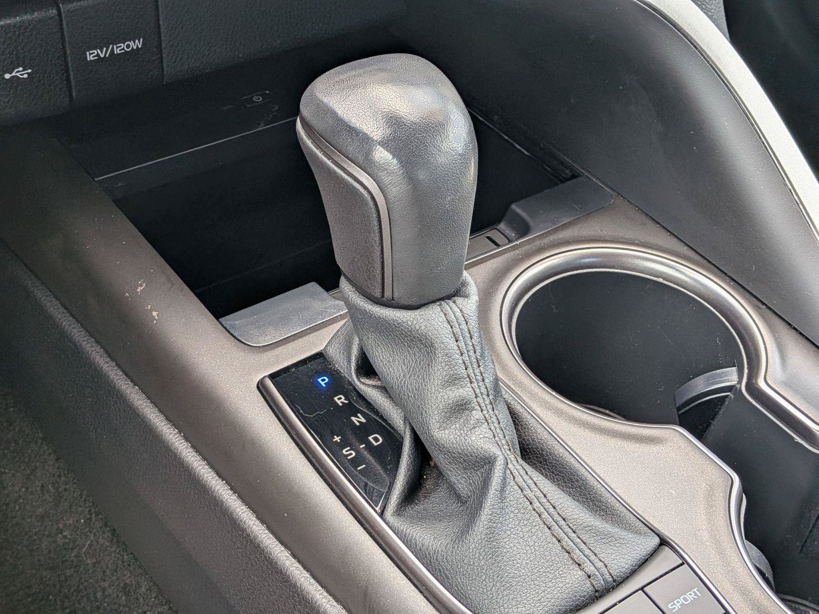 Used 2022 Toyota Camry XSE FWD image 14