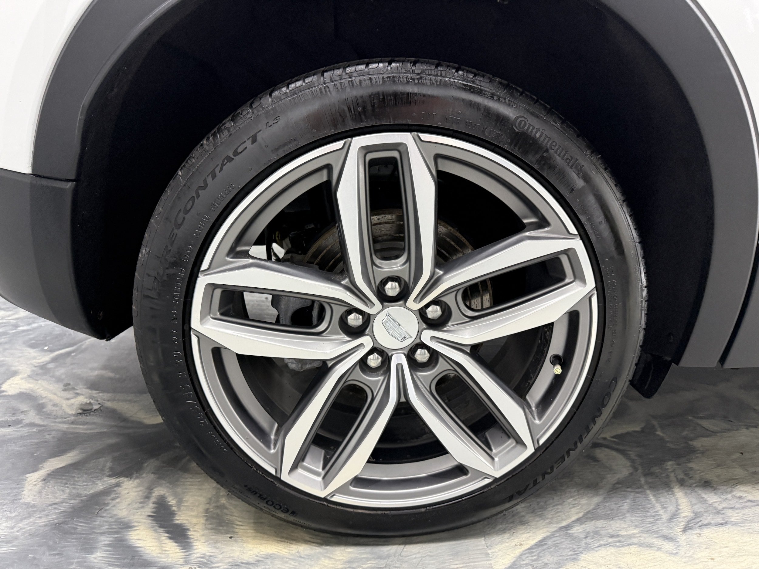 Used 2020 Cadillac XT4 Sport w/ Sun And Sound Package AWD/4WD image 29