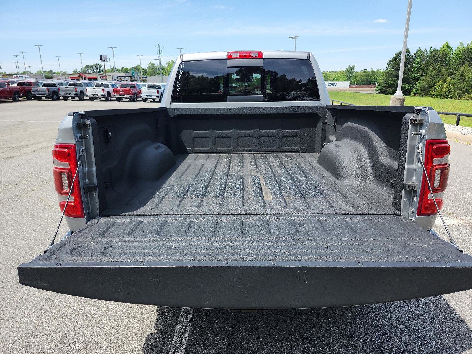 Used 2023 RAM 2500 Laramie AWD/4WD image 14