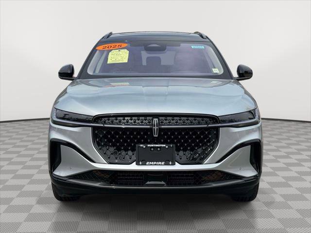 Used 2025 Lincoln Nautilus Reserve w/ Jet Appearance Package image 2