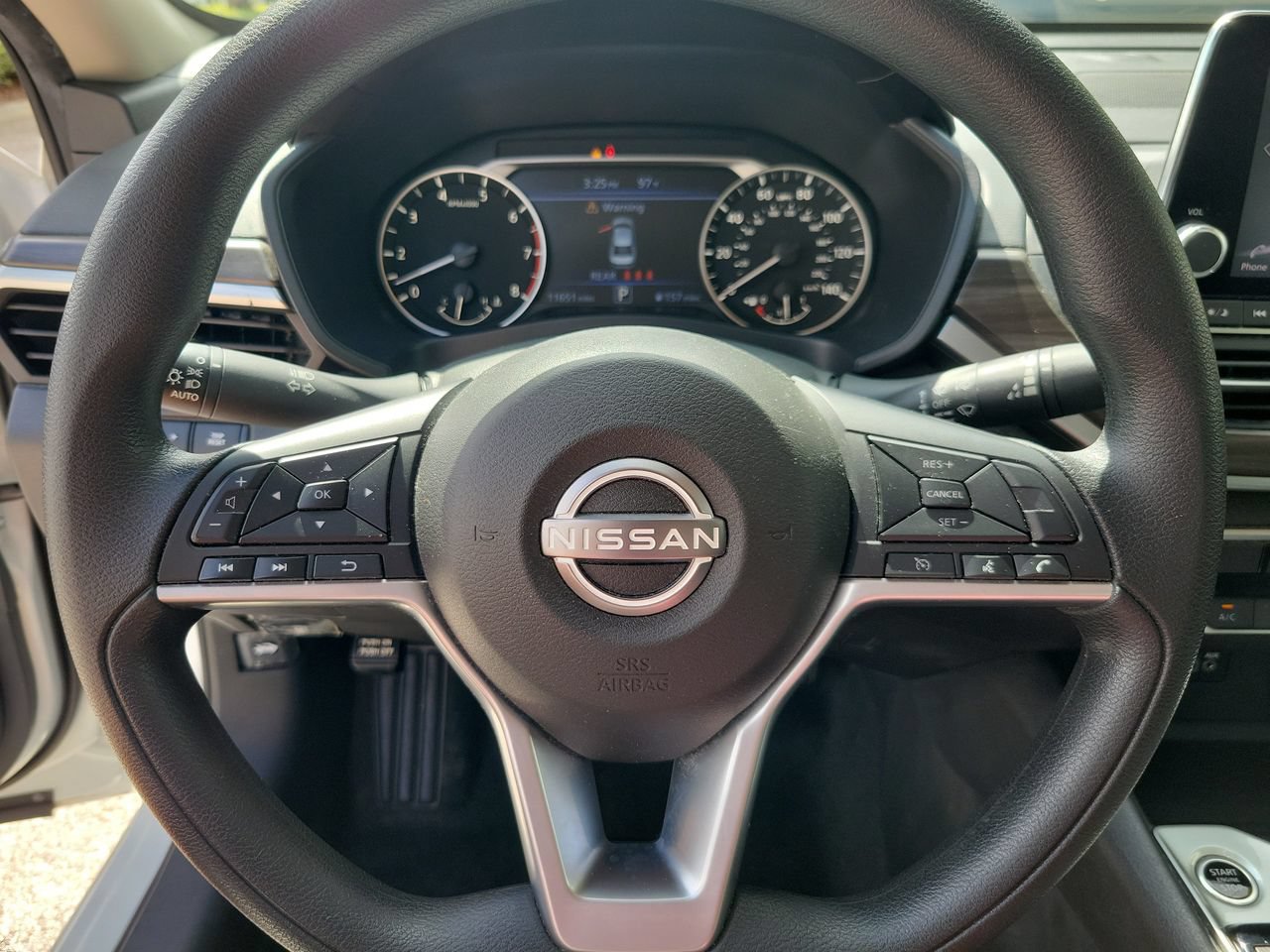 Used 2025 Nissan Altima 2.5 SV FWD image 17