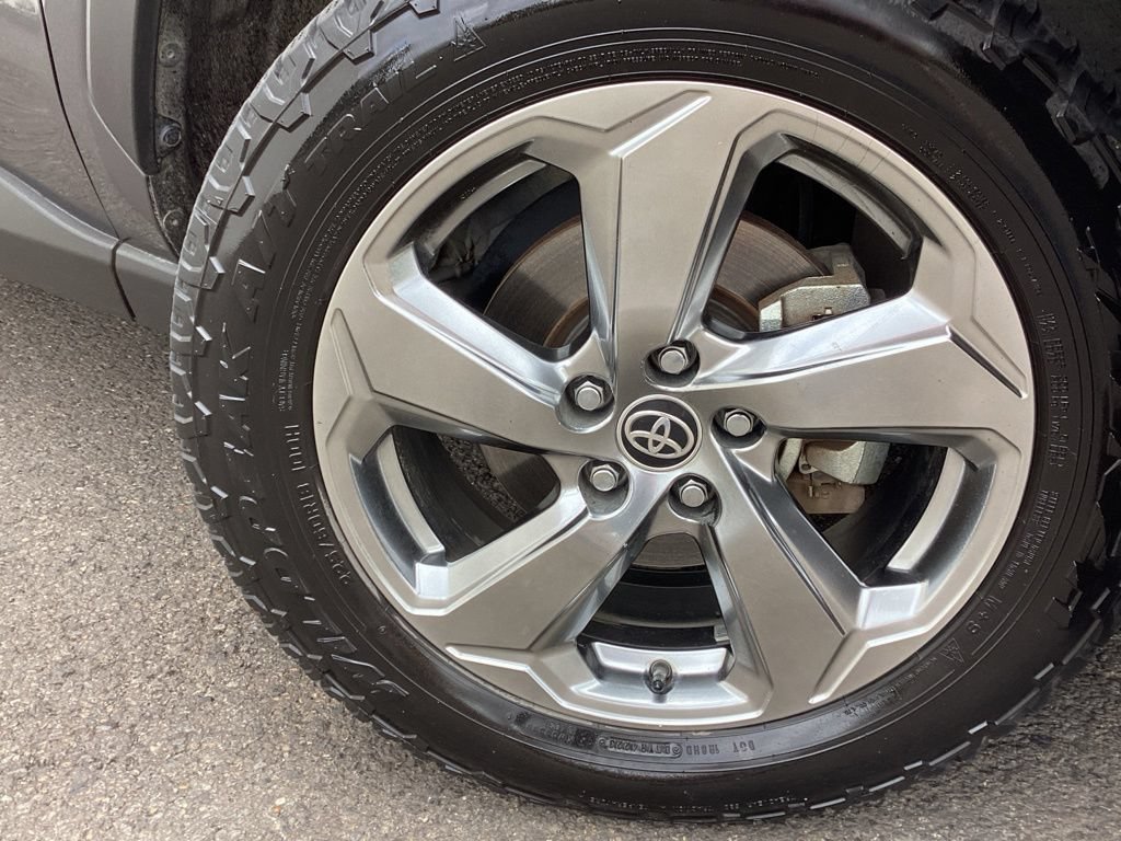 Used 2020 Toyota RAV4 Limited AWD/4WD image 7