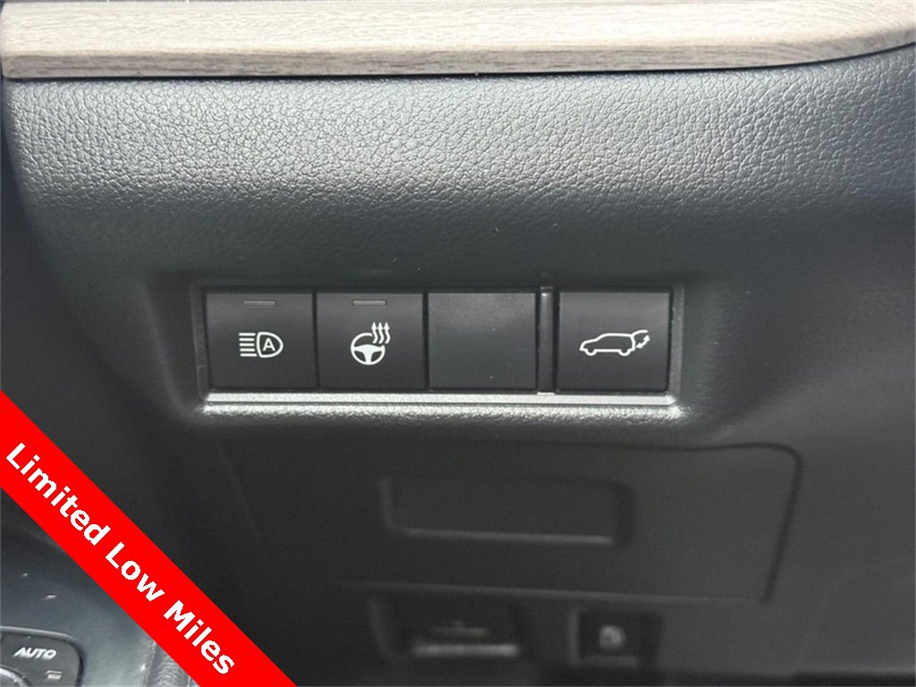 Used 2024 Toyota Grand Highlander Limited image 30