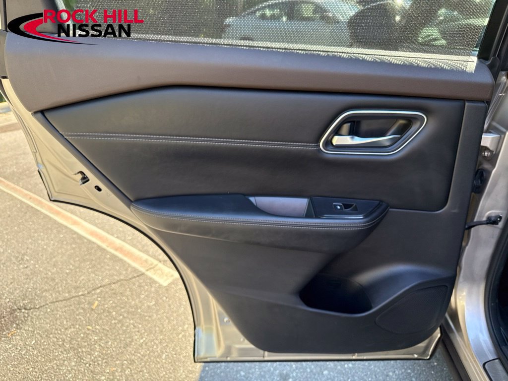 Used 2022 Nissan Rogue Platinum w/ Head-Up Display Package FWD image 27