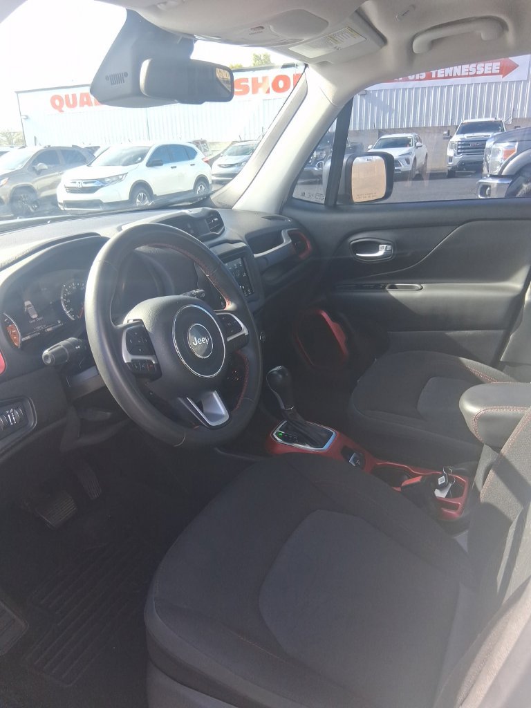 Used 2020 Jeep Renegade Trailhawk w/ Popular Equipment Group AWD/4WD image 6