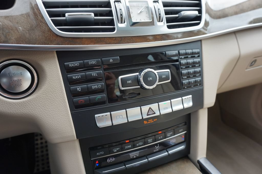 Used 2015 Mercedes-Benz E 350 Sedan image 41