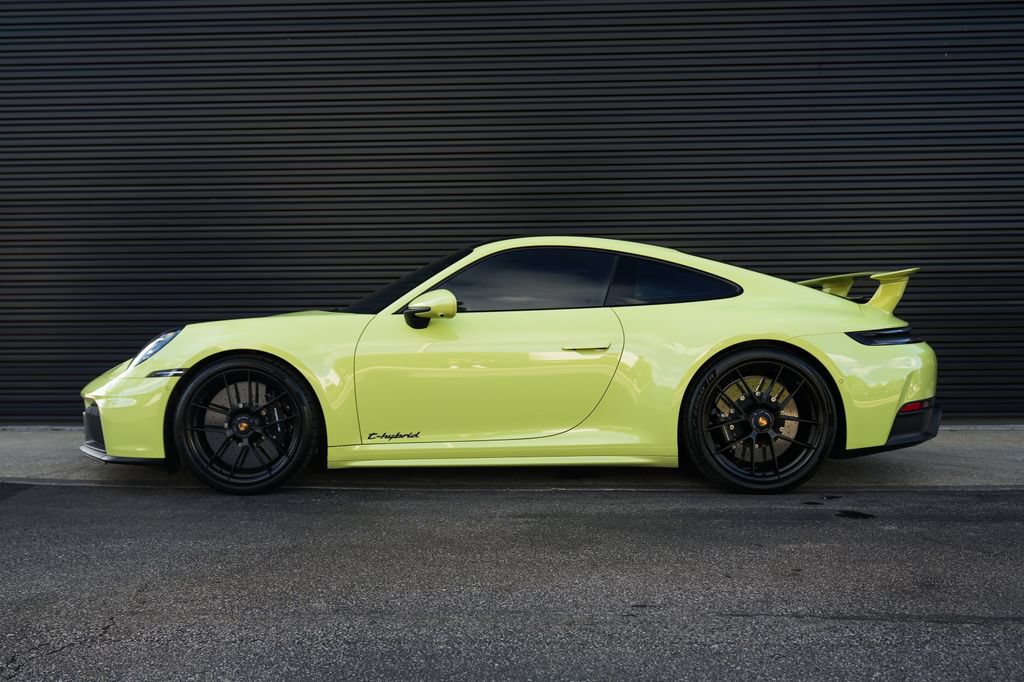 Certified 2025 Porsche 911 Carrera GTS RWD image 2