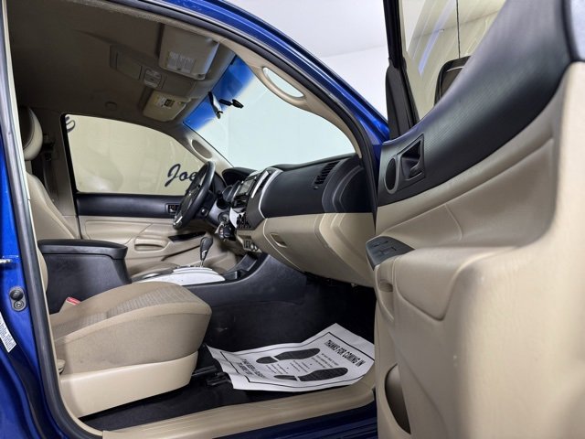 Used 2015 Toyota Tacoma 2WD Double Cab image 16