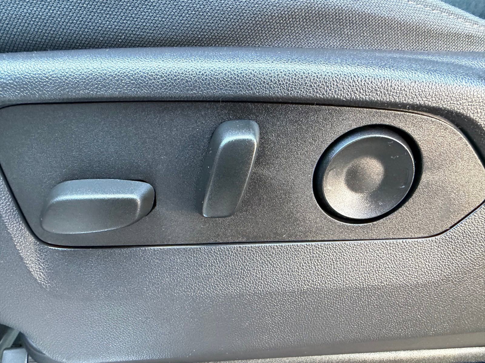 Used 2024 GMC Sierra 1500 Elevation image 17