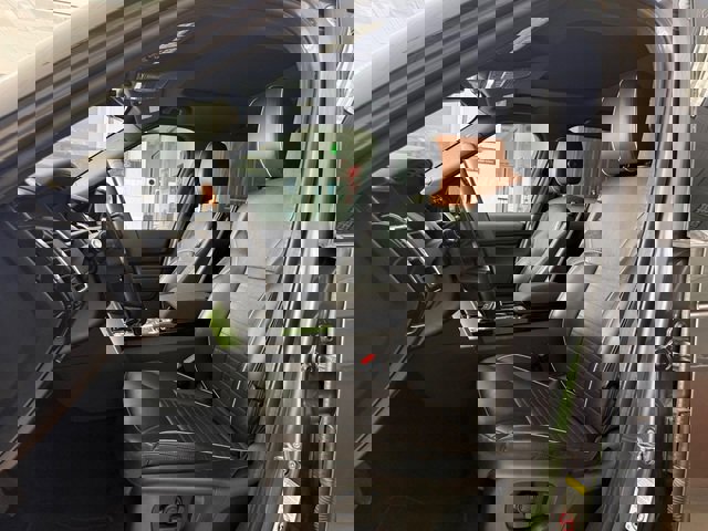 Used 2019 Land Rover Discovery HSE image 5