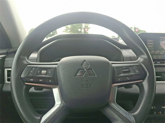 Used 2022 Mitsubishi Outlander ES image 18