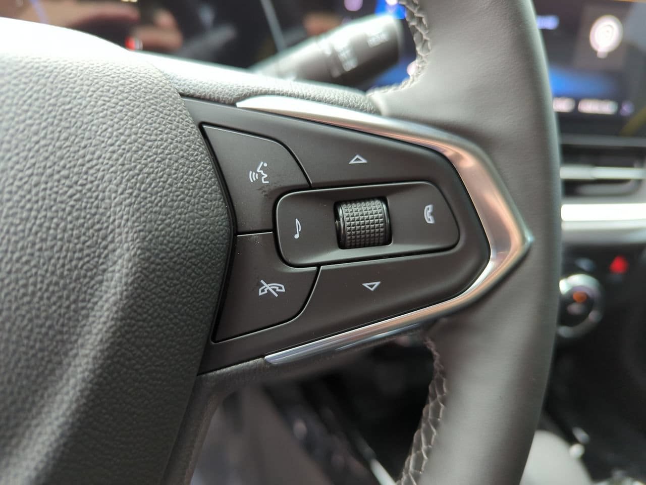 New 2026 Chevrolet Trax ACTIV w/ Driver Confidence Package FWD image 12