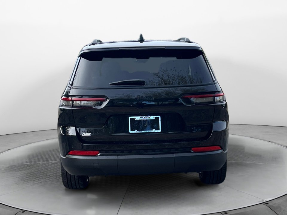 Used 2025 Jeep Grand Cherokee L Limited w/ Black Appearance Package image 6