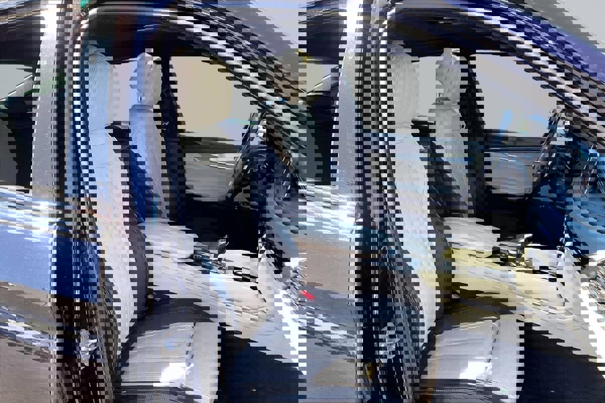 Used 2019 BMW X6 xDrive50i w/ M Sport Package image 7