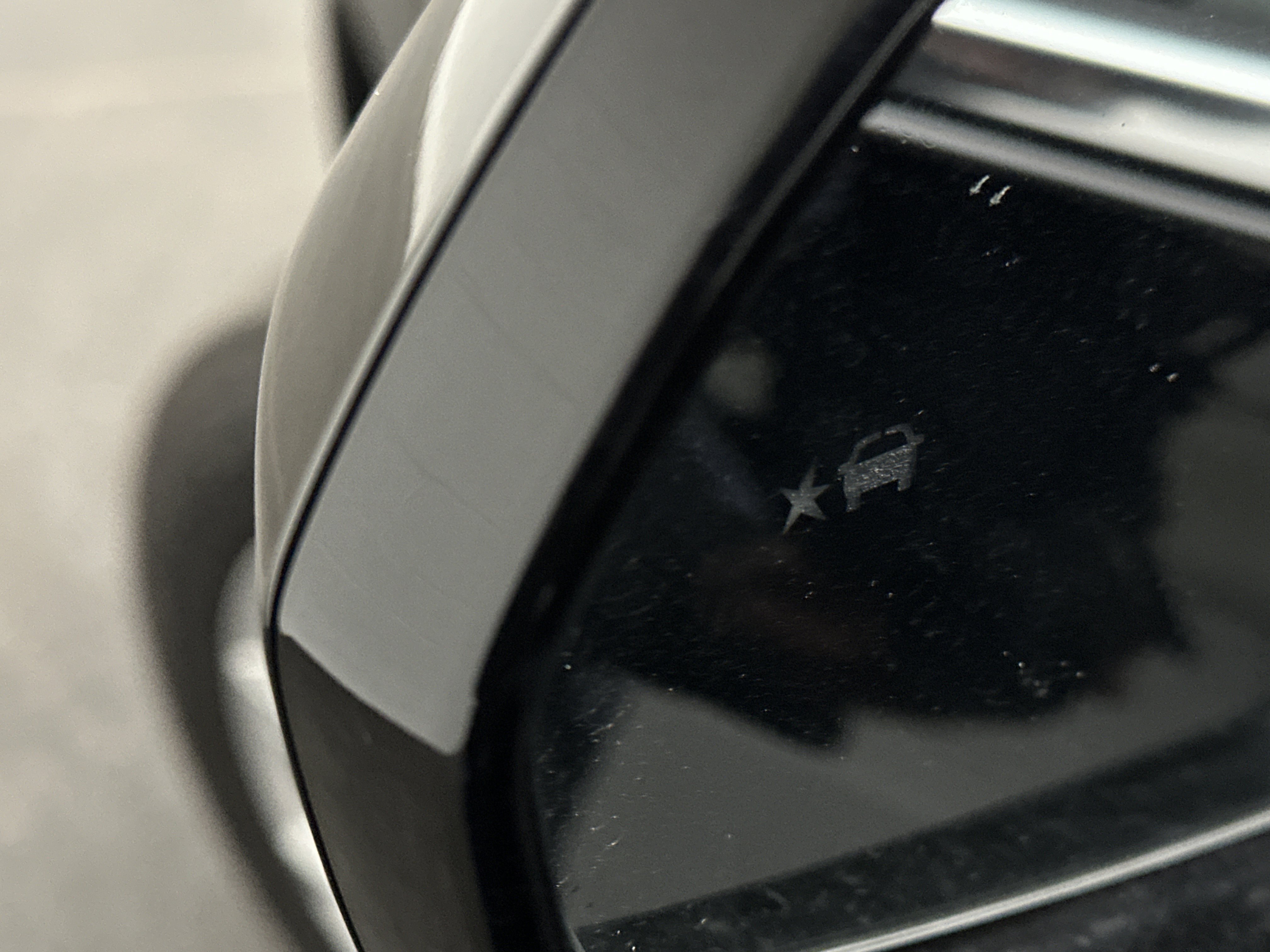 Used 2023 Cadillac XT4 Luxury w/ Cold Weather Package image 5