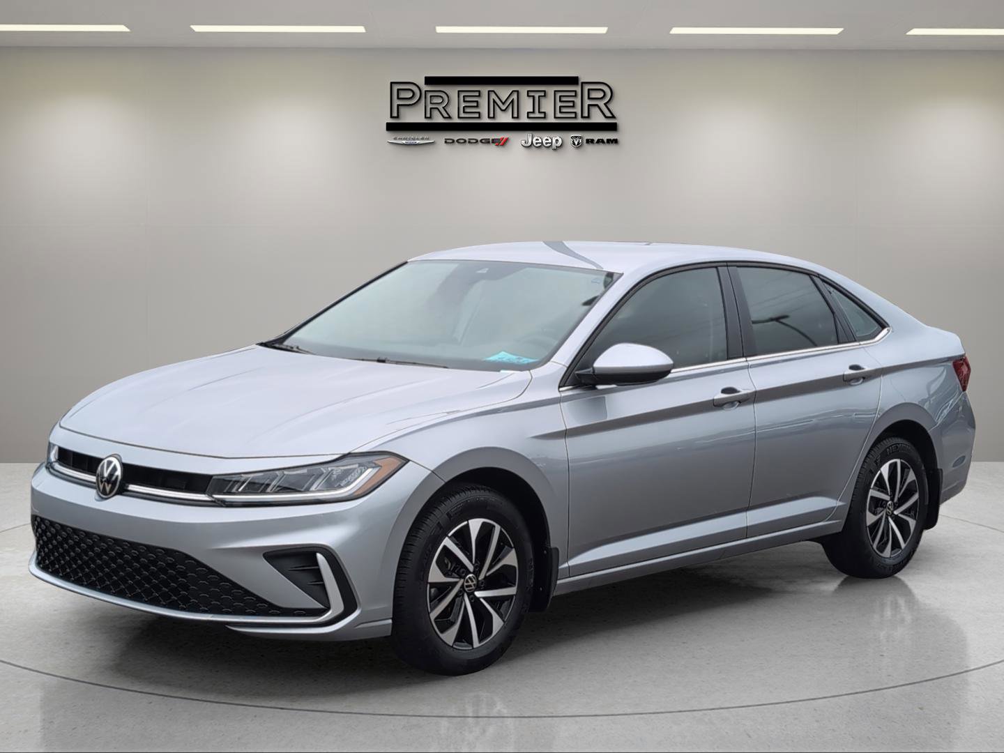 Used 2025 Volkswagen Jetta S image 1