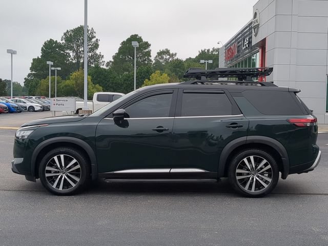 Used 2024 Nissan Pathfinder Platinum w/ Black Appearance Package AWD/4WD image 6