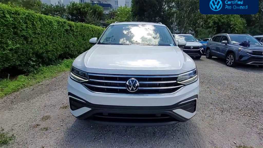 Used 2023 Volkswagen Tiguan SE image 3