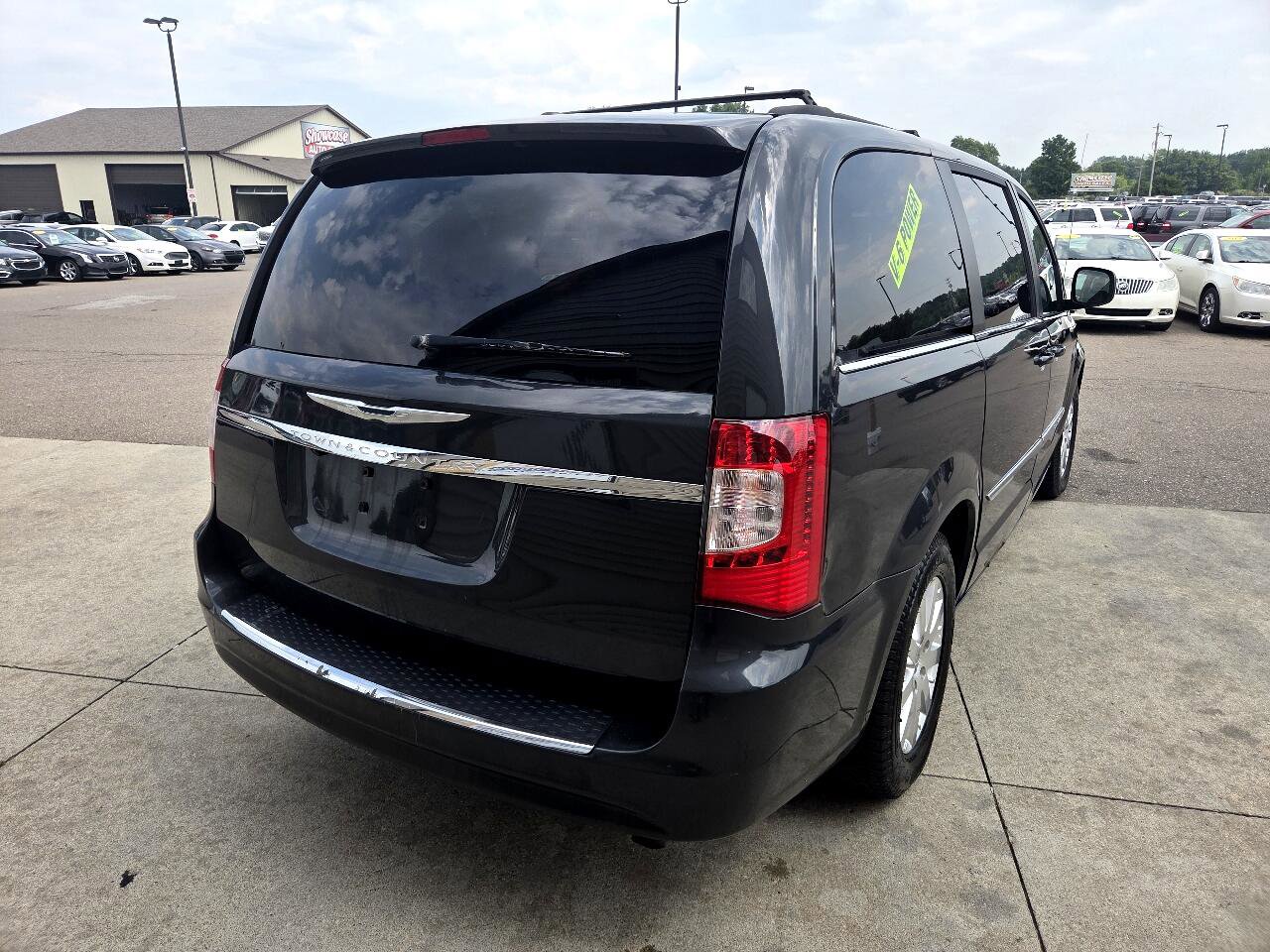 Used 2012 Chrysler Town & Country Touring w/ Entertainment Group #1 image 5