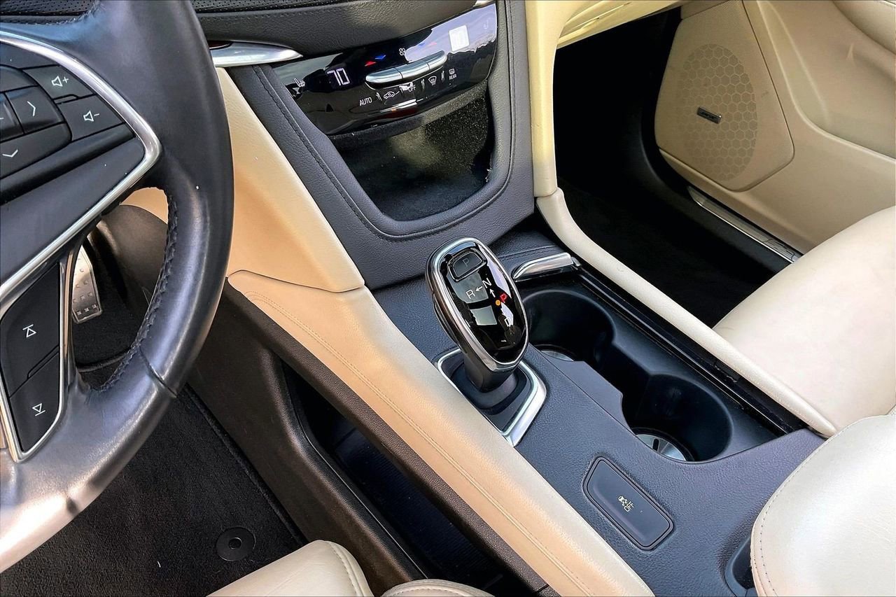 Used 2017 Cadillac XT5 Luxury w/ Driver Awareness Package image 33